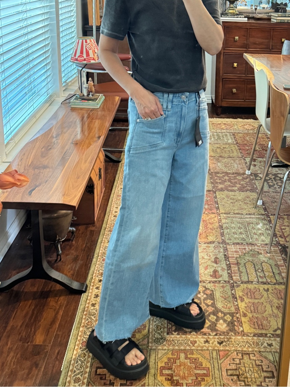 NWT PAIGE High Rise Anessa Wide Leg Crop Jeans Raw Hem Size 27 - Picture 3 of 16